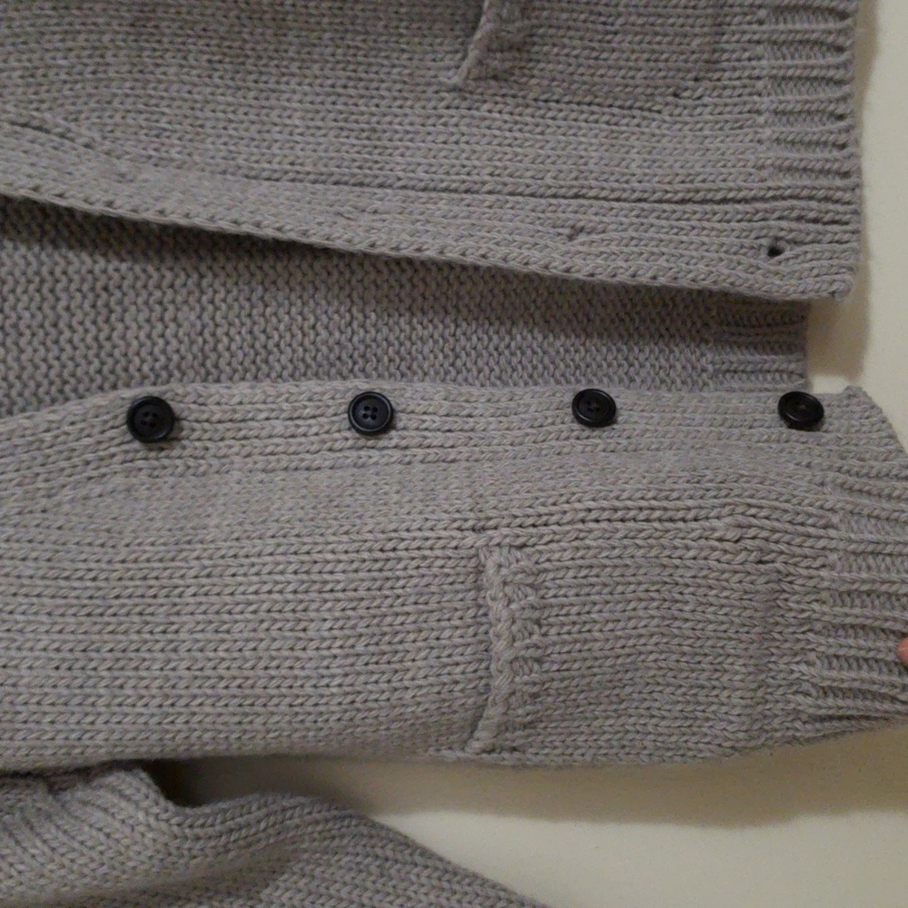 Cardigan - Picture 2 of 4